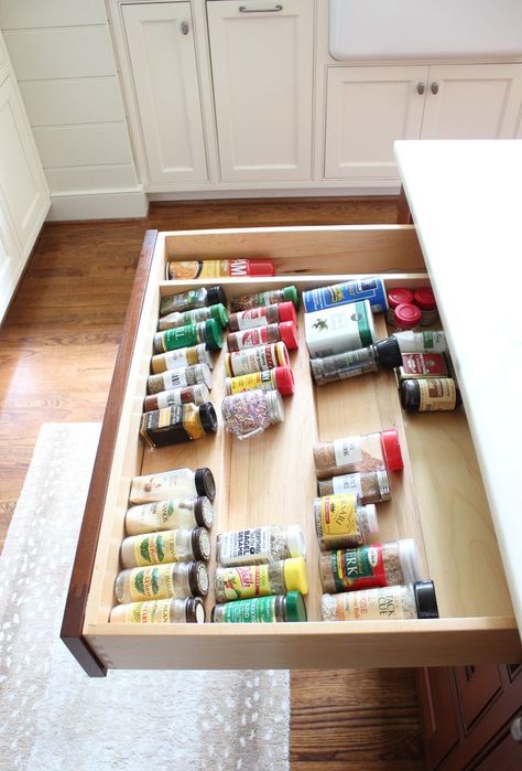 20 Minute Organizing || Spice Drawer Organizing Tips - Southern State of Mind Blog by Heather Spices Drawer Organization, Kitchen Remodel Spice Drawer, In Drawer Spice Rack, Spices Drawer Kitchen, Spice Rack Organization Drawer, Spice Cabinet Drawer, Soice Drawer, Kitchen Spice Drawer Organization, Spice Drawer Diy