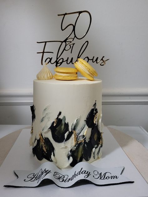 Black And Yellow Cake For Men, White Black And Gold Cake Ideas For Men, White Cake With Black And Gold, Black And Silver Theme Cake, White Cake Design For Men, 50th Cake Toppers, White Cake With Black And Gold Accents, Black Silver And Gold Cake, Black White Gold Birthday Cake