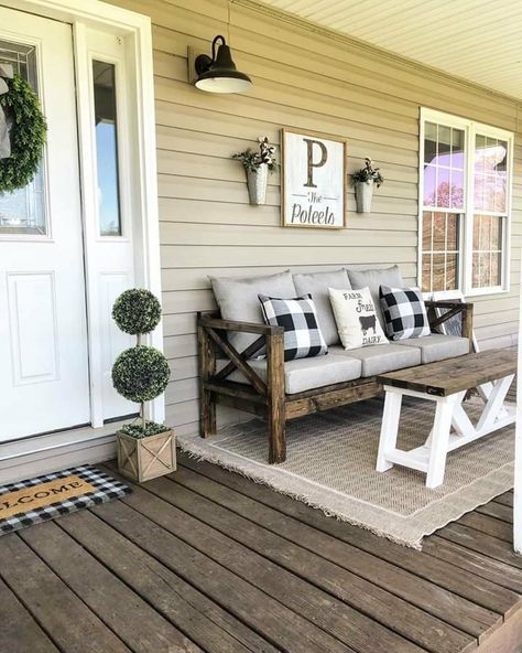 Farm Style Patio Ideas, Simple Farmhouse Front Porch, Big Front Porch Ideas Farmhouse, Front Porch With Couch, Front Of The House Ideas Entrance, Cozy Front Porch Furniture, Full Front Porch Ideas, Cheap Porch Ideas On A Budget, Farm Porch Ideas Country Farmhouse