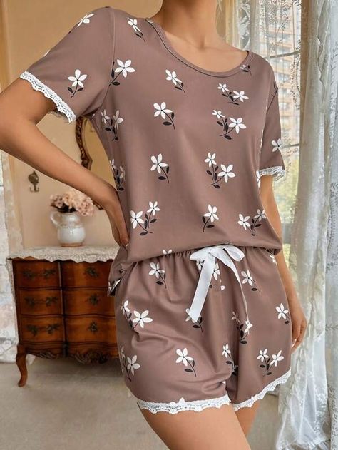 Underwear & Sleepwear | Fashion Underwear & Sleepwear | SHEIN USA Pajama Sets Aesthetic, Sleep Clothes For Women, Cute Pajama Outfits, Summer Lounge Wear, Summer Pajamas Women, Pijamas Women, Shorts Pajama Set, Sleepwear Fashion, Loungewear Outfits