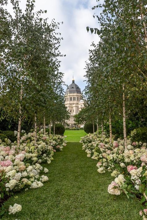 The top garden design trends from Melbourne's International Flower and Garden Show | Better Homes and Gardens Sophisticated Garden, Gazebo Design, Melbourne Garden, Victorian Gardens, Contemporary Garden Design, Modern Backyard Landscaping, Victorian Garden, Garden Gazebo, Beautiful Outdoor Spaces