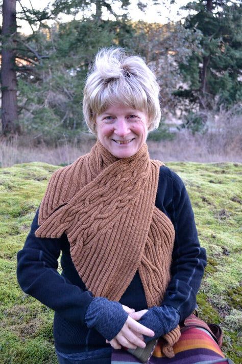 Cat Bordhi Who Challenged Traditional Ways of Knitting Dies at 69 - Confounded by the complicated instructions that had become the standard she thought up whimsical new techniques to create socks scarves and other items. Art Retreats, Needle Arts, Adventure Book, Student Encouragement, Ny Times, Knit Patterns, Knitting Socks, New York Times, To Create