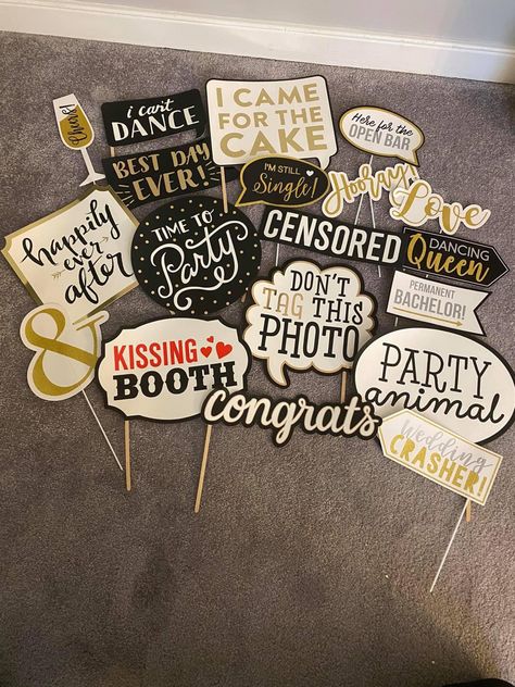 Farewell Decorations Ideas, Photo Booth Quotes, Photo Booth Props Birthday, Nye Decorations, Open Bar, Love Days, Booth Props, Wedding Crafts, 13th Birthday