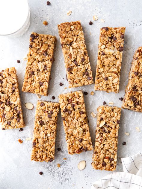 These homemade chewy chocolate chip granola bars are sweet and hearty, and so much better than store-bought. Plus they're a cinch to make! Chewy Chocolate Chip Granola Bars, Chocolate Chip Granola, Completely Delicious, Chocolate Chip Granola Bars, Easy Breakfast Options, Chocolate Chip Cookie Mix, Good Breakfast, Granola Recipe Bars, Chewy Granola