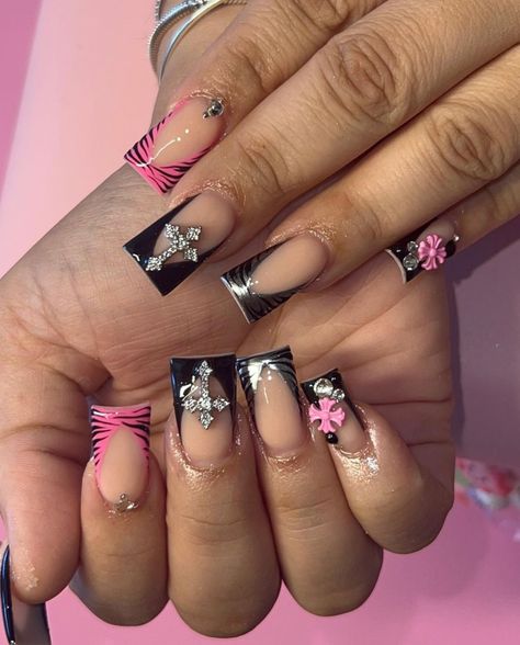 y2k, nails, pink, zebra print Short Duckies, Hot Pink Short Nails, Y2k Nails Pink, Long Nail Art Designs, Y2k Nail Art, Pink Zebra Nails, Nail Spot, Elite Nails, Y2k Nail