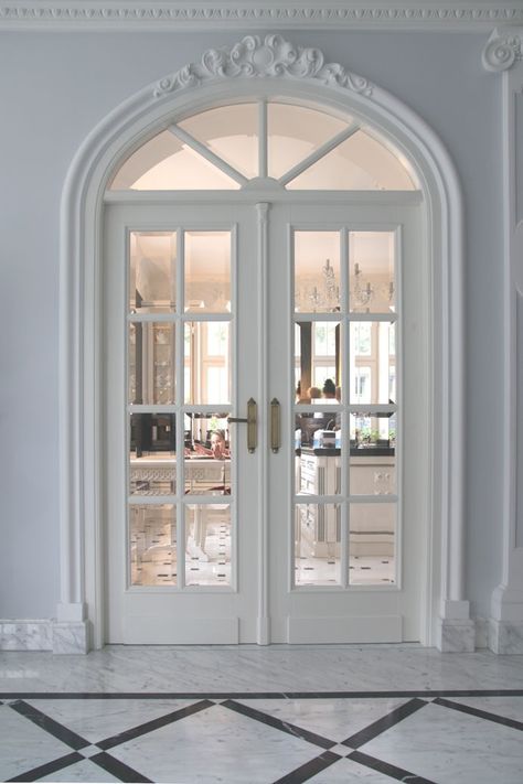 Arch Doors Interior, French Doors Front Of House, Upvc Doors Design, House Hall Design, Classic House Interior Design, Pastel Interior Design, House Front Door Design, Elegant Kitchen Design, Elegant Doors