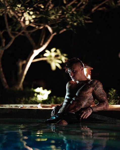 473.9k Followers, 30 Following, 364 Posts - See Instagram photos and videos from JOHNNY  EDLIND (@johnnyedlind) Johnny Edlind Tattoo, Johnny Edlind, Pool Poses, Stephen James, Bad Boy Aesthetic, Male Photography, Photography Poses For Men, Male Poses, Man Photo