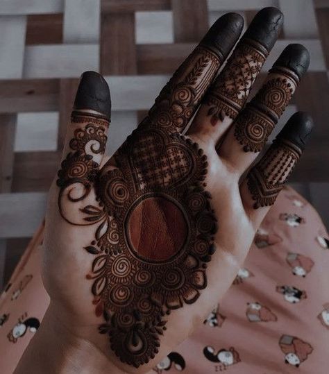 Short Mehndi Design, Engagement Mehndi, Indian Mehndi Designs, Rose Mehndi Designs, Latest Henna Designs, Kalam Quotes, Mehndi Designs For Kids, Mehndi Design Pictures, Simple Mehndi Designs Fingers