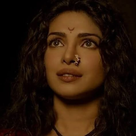 Bajirao Mastani Priyanka Chopra, Indian Makeup Looks, Bajirao Mastani, Nath Nose Ring, South Asian Aesthetic, Vintage Photography Women, Desi Bride, Indian Nose Ring, Indian Photoshoot