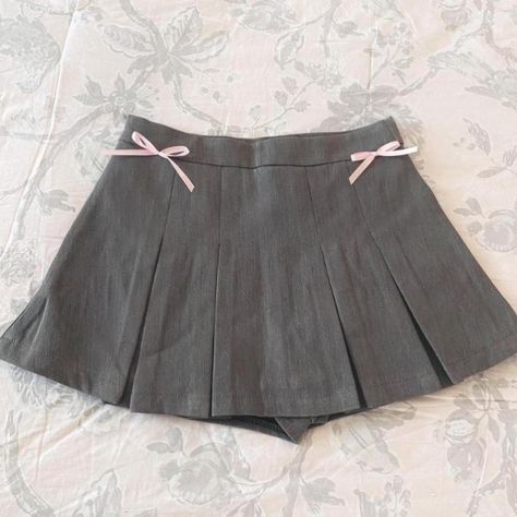 ♡₊˚ 🦢・₊✧ - S♡LD ˚₊‧꒰ა Coquette Balletcore Skirt ໒꒱ ‧₊˚ ⋅˚₊‧ ୨୧ ‧₊˚ ⋅⋅˚₊‧ ୨୧ ‧₊˚ ⋅⋅˚₊‧ ୨୧ ‧₊˚ ⋅⊹ ♡This Item is Available On my Depop♡ (Link to DEPOP is in my in my bio) - - - - - #y2kfashion #y2kstyle #fairycore #fairystyle #babytee #mcbling #hellokitty #Lolita #y2koutfits #y2kaesthetic #2kclothing #y2kclothes #depopseller #thrift #couqette #vintage #brandymelville #vintagebrandymelville Balletcore Skirt, Coquette Skirt, Shein Outfits, Dream Gift, Fairy Fashion, Y2k Clothes, Y2k Outfits, Gray Skirt, Y2k Style