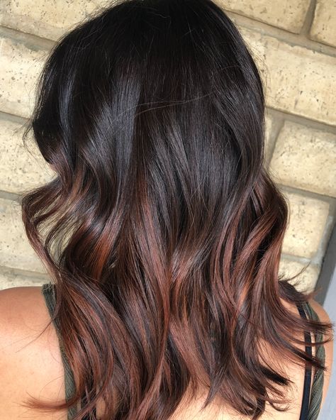 Copper In Dark Brown Hair, Copper Balayage On Black Hair Short, Black To Copper Ombre, Dark Root With Copper Ends, Dark Brunette Copper Balayage, Black Copper Ombre Hair, Dark Brown Hair With Copper Bayalage, Copper Brown Highlights On Dark Hair, Dark Brown To Copper Ombre