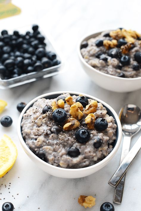 Summer Breakfasts, Chia Oatmeal, Healthy Oatmeal Recipes, Air Clay, Summer Breakfast, Blueberry Oatmeal, Fit Foodie, Oatmeal Recipe, Healthy Oatmeal