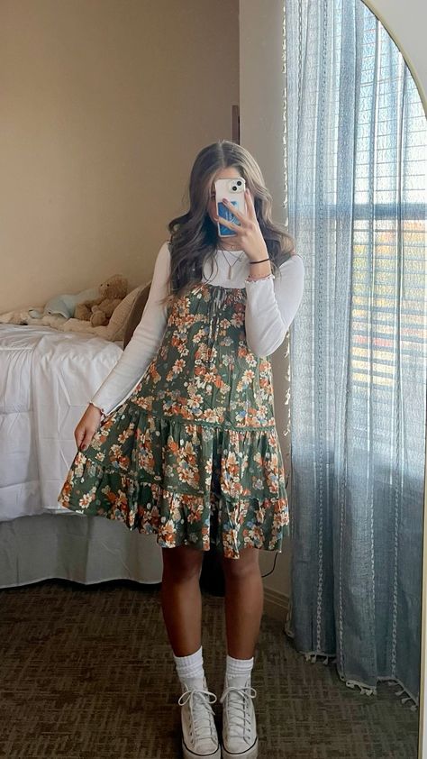 Church Outfit Inspo For Fall, Cute Fall Thanksgiving Outfits, Cute Fall Clothes Aesthetic, Cute Outfits To Thrift, Indie Christian Outfits, Cute Christmas Church Outfits, Fall Christian Girl Outfits, Style Summer Dress For Fall, Boho Outfits Dress