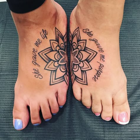 Tattoo Mother And Daughter, Tattoos To Honor Mom, Foot Tattoo Designs, Mommy Daughter Tattoos, Lotusblume Tattoo, Mom Daughter Tattoos, Matching Best Friend Tattoos, Shape Tattoo, Inspiration Tattoos