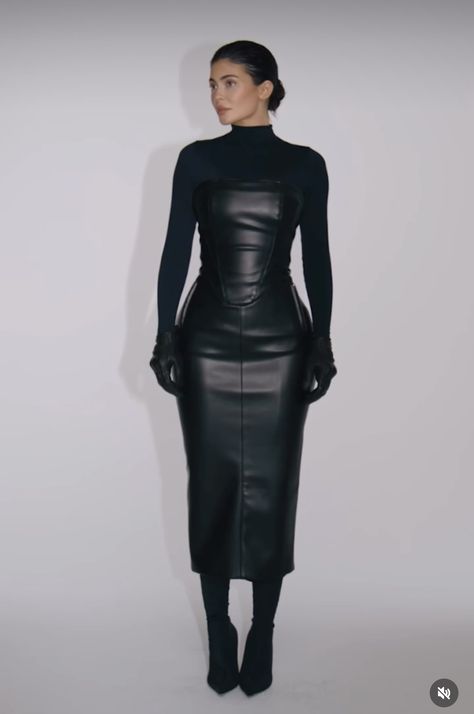 Faux Leather Dress Outfit, Black Leather Dress Outfit, Fall Leather Dress, Leather Tube Dress, Leather Dress Outfit, Black Leather Outfit, Long Leather Skirt, Leather Skirt Outfit, Strapless Long Dress