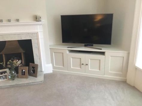 Built In Corner Tv Units In Living Room, Corner Tv Stand Built In, Diy Corner Built In Tv Stand, Built In Tv Cabinet Alcove, Corner Unit For Tv, Tv In Lounge Ideas, Corner Tv Units In Living Room, Corner Tv Cabinet Ideas Living Room, Tv Stand Alcove