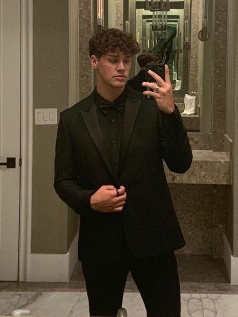 All Black Suit Prom, Instagram Spam Account, Homecoming Guys Outfits, Black Suit Prom, Full Black Suit, Black Prom Suits, Suit For Prom, Prom Outfits For Guys, Full Black Outfit