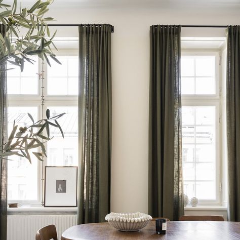 Dark Curtains Living Room, Lounge Curtains, Metal Curtain Pole, Curtain Weights, Curtain Length, Linen Curtain, Quality Curtains, Metal Curtain, Curtain Track