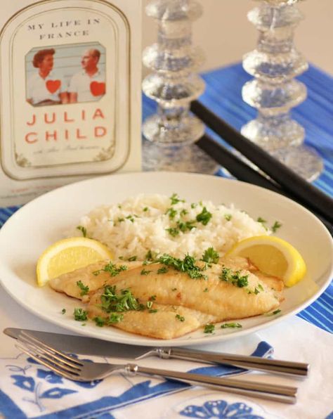 Fillets of Sole Meuniere Sole Recipes, Julia Child Recipes, Seafood Entrees, Tasty Kitchen, French Cooking, Fish Fillet, Gifts For Coffee Lovers, Julia Child, Seasonal Recipes