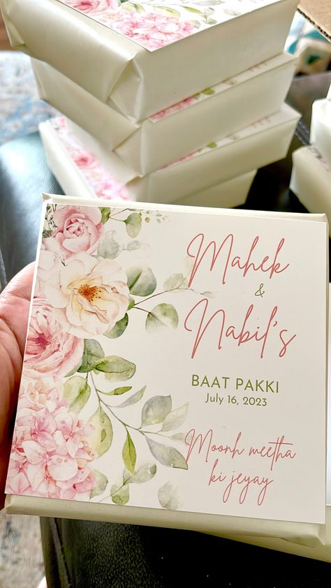 Mithai Boxes Packing Wedding, Baat Pakki Favors, Mithai Packing Ideas For Wedding, Mithai Boxes Packing Ideas, Wedding Gift Pack For Guests, Wedding Sweet Box Design, Wedding Sweets Box Gift Ideas, Wedding Box Cards, Baat Pakki Invitation Cards