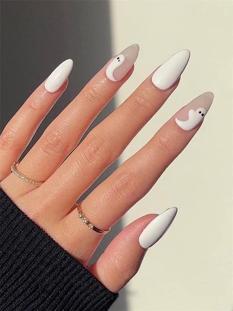 Halloweenský Makeup, Halloween Nails Easy, Cute Halloween Nails, Casual Nails, Her Nails, White Nail Polish, White Nail, Halloween Nail Designs, Oval Nails