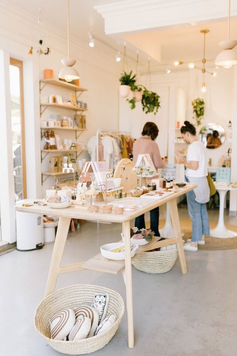 Candle Store Display, Communal Coffee, Craft Booth Design, Bakery Design Interior, Cafe Concept, Store Design Boutique, Coastal Vibes, Candle Store, Pet Boutique