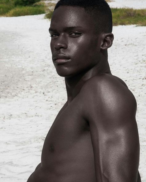 Instagram.com/blameblackboys 남성 근육, Black Male Models, Dark Skin Boys, Dark Skin Men, Black Photography, Cute Black Guys, African People, African Men, Black Man