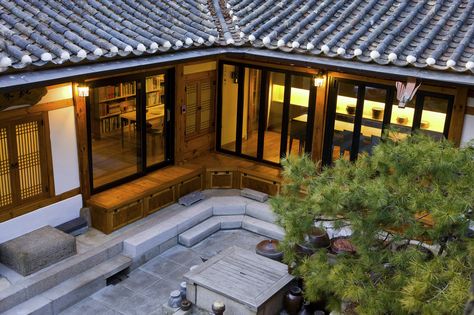 Hanok Residential | Leibal House Design Korean Style, Modern Korean House Exterior, Modern Korean House, Korean House Exterior, Korean Homes, Korean House Design, Hanok House, Korean Traditional House, Korean House