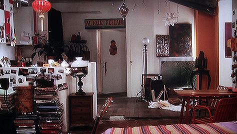 The Paris flat of the movie "Before Sunset". Apartment Aesthetic, Production Design, Before Midnight, Before Sunset, Paris Apartments, Nyc Apartment, Dream Apartment, House Room, Dream Rooms