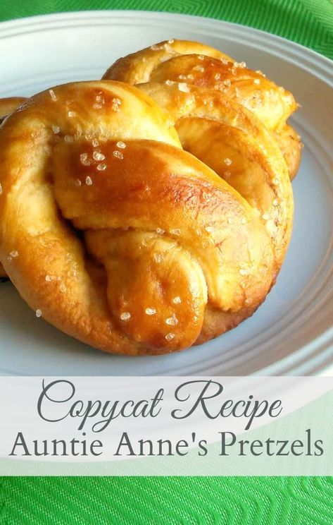 Recipes With Cheese, Homemade Pretzels Recipe, Pretzel Recipes, Auntie Anne, Cheese Dipping Sauce, Pretzel Bites Recipes, Pretzel Recipe, Soft Pretzel Recipe, Homemade Pretzels