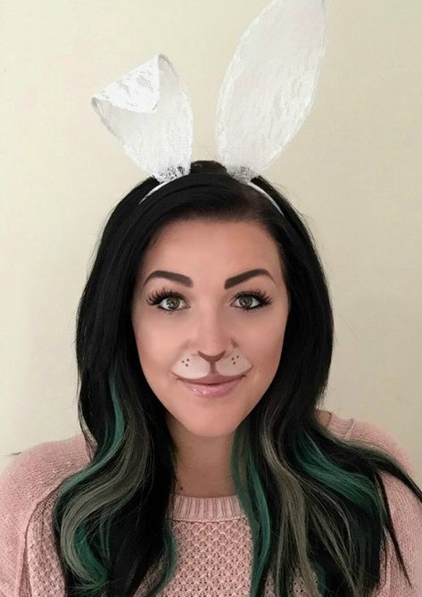 Bunny Halloween Makeup, Rabbit Makeup, Bunny Makeup, Bunny Halloween, Revolution Eyeshadow, Halloween Makeup Ideas, Makeup Books, Makeup Tutorial Step By Step, Makeup Tutorial Eyeshadow