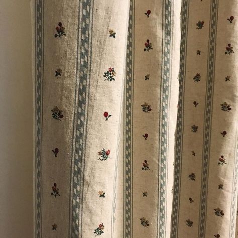 ENAPREMIUM on Instagram: "Modern Vintage Gray Blue Vertical Stripes Tiny Floral Pattern Curtain #countryfarmhouse #farmhouse #vintagecurtains #bespokecurtains #curtains #homedecor #homeinteriors" Vintage Farmhouse Curtains, Curtains For Kitchen Window Ideas, Thrift List, Patterned Curtains, Cottage Curtains, Bedroom Beautiful, Measuring Curtains, Cute Curtains, Vintage Curtains