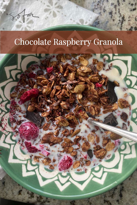 bowl of chocolate granola with pieces of chocolate and chunks of dehydrated raspberries. Olive Oil Granola Recipe, Dehydrated Raspberries, Homemade Granola Recipes, Raspberry Granola, Granola Recipe Homemade, Baked Granola, Raw Pumpkin Seeds, Toast In The Oven, Chocolate Granola