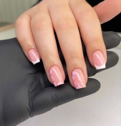 Simple Nail Designs French Tip Square, Best French Tip Nail Designs, Biab Nail Inspo Short, Square Holiday Nails Summer, Summer Nails French Tip Square, Classy Biab Nails, Short Square Nail Ideas Summer, Nail Biab Ideas, Summer Holiday Nail Ideas