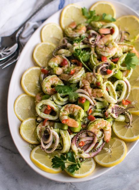 Italian Seafood Salad, Italian Side Dishes, Italian Seafood, Italian Recipes Appetizers, Sea Food Salad Recipes, Grilled Seafood Recipes, Easy Seafood, Appetizers Easy Finger Food, Italian Appetizers