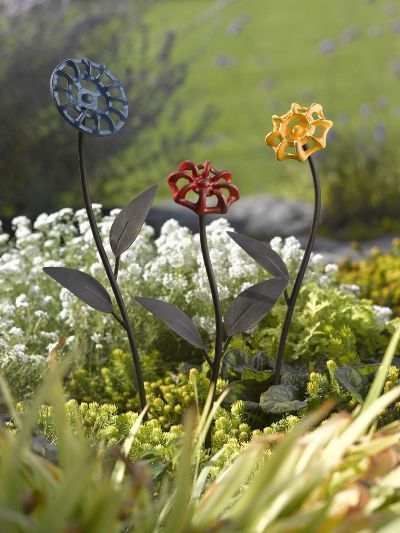 Garden Art: Faucet handle flowers | Flea Market Gardening Canopy Balcony, Canopy Diy, Green Canopy, Diy Canopy, Garden Junk, Outdoor Crafts, Garden Whimsy, Metal Tree Wall Art, Metal Yard Art