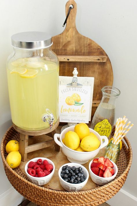 Bridal Shower Lemonade Bar, Lemonade In Dispenser, Lemonade And Tea Bar Beverage Stations, Lemonade Station Ideas, Lemonade Table Ideas, Make Your Own Lemonade Bar, Lemonade Themed Bridal Shower Ideas, Diy Lemonade Bar, Farmers Market Lemonade