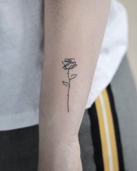 Stick and Poke Tattoo Inspiration, Vol. 3 Face Tattoos Ideas, Botanisches Tattoo, Simple Flower Tattoo, Stick Tattoo, Stick Poke Tattoo, Stick And Poke Tattoo, Tiny Tattoos For Women, Tattoo Henna, Handpoke Tattoo