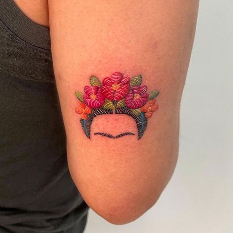 Frida Tattoo, Frida Kahlo Tattoos, Fernanda Ramirez, Catrina Tattoo, Embroidery Tattoo, Back Of Neck Tattoo, Special Tattoos, Sugar Skull Tattoos, Giving People