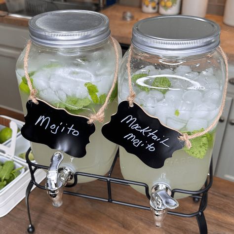 Mojito and Mocktail Mojito - Melissa Jo Real Recipes Gallon Cocktail Recipes, Mojito Punch, Traditional Mojito Recipe, Mocktail Mojito, Crockpot Peach Cobbler, Cookout Ideas, Mojito Recipe Classic, Mojito Bar, Mojito Ingredients