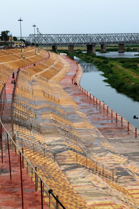 Prakasam Barrage a Must See in Vijayawada Andhra Pradesh - i Share Vijayawada City, Ancient Greek Architecture, River Bank, Grand Mosque, Mayan Ruins, Angkor Wat, Andhra Pradesh, Ancient Architecture, Vietnam Travel