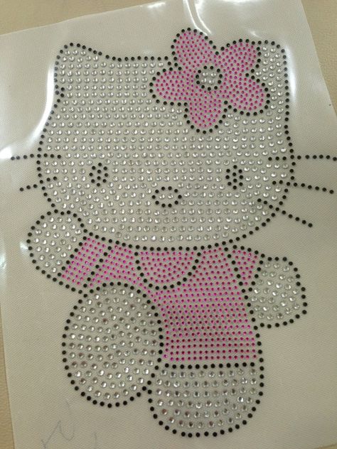 Rhinestone Hello Kitty Top, Hello Kitty Rhinestone Shirt, Hello Kitty Rhinestone, Diy Rhinestone Crafts, Rhinestone Hotfix, Rhinestone Designs Pattern, Pvc Pipe Crafts, Hello Kitty Bow, Rhinestone Projects