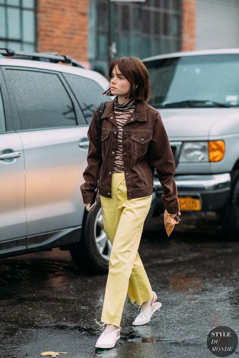 Reese Blutstein by STYLEDUMONDE Street Style Fashion Photography NY FW18 20180210_48A5925 Reese Blutstein, Girl Sleeves, Plunge Dress, Jean Jacket Women, Belted Shorts, Outfit Look, Long Sleeves Coats, Dress For Success, Denim Jacket Women