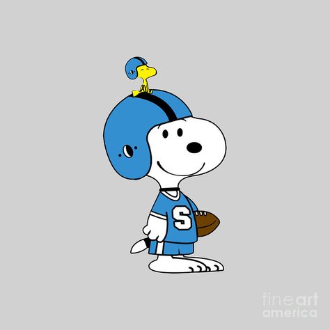 Snoopy Football, Snoopy Drawing, Football Drawing, Fall Apparel, Fall Football, Snoopy Pictures, Football Logo, Snoopy And Woodstock, Peanuts Snoopy