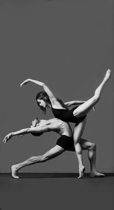 Couple Dance Photography, Dance Duet Poses, Contemporary Dance Photography Poses, Modern Dance Poses, Modern Dance Photography, Ballet Couple, Dancing Poses, Movement Photography, Shooting Couple