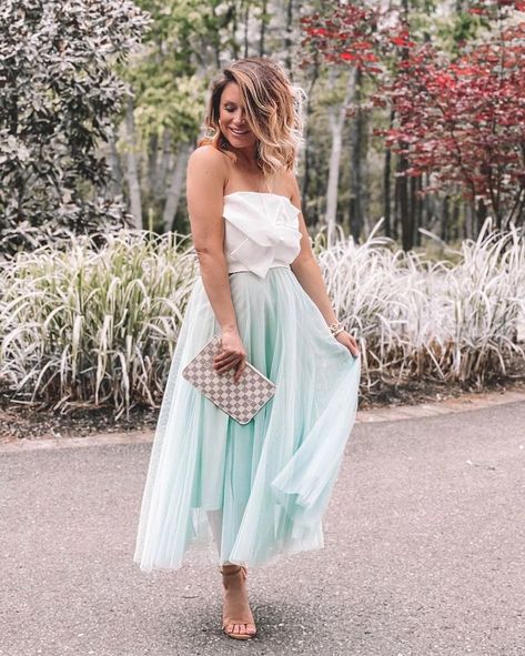 Urban Minimalist Fashion, Summer Dress Style, Spring And Summer Outfits, Tulle Maxi Skirt, Fashion 70s, Bohemian Mode, Summer Capsule, Perfect Summer Outfit, Queer Fashion