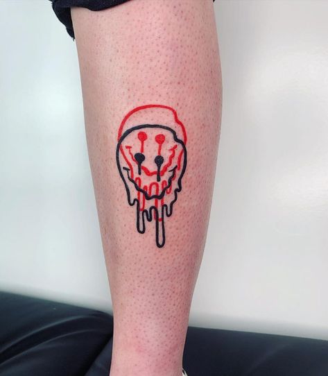 3ball Tattoo, Trippy Small Tattoos, Idiotic Tattoos, Illusion Tattoo Ideas, Angry Tattoos, Complementary Tattoos, Two Faced Tattoo, Illusion Tattoo, Smiley Face Tattoo