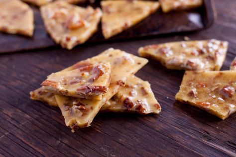 26 Satisfying Sweet And Salty Snack Recipes - Food.com Bacon Brittle Recipe, Salty Snack Recipes, Pantry Cooking, Spiced Popcorn, Brittle Recipes, Pork Bacon, Candied Bacon, Salty Snacks, Homemade Candies