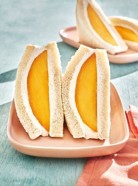 Fruit Sando (Japanese Mango Sandwiches) | RICARDO Fruit Sando, Dessert Sandwich, Fruit Sandwich, Homemade Cookbook, Salmon And Shrimp, Japanese Street Food, Pastry Pie, Mango Fruit, Vegetarian Appetizers