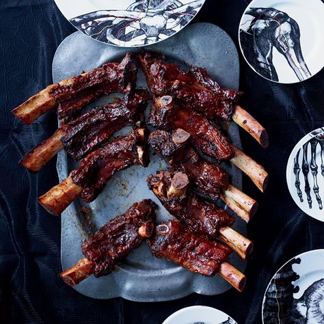 Grilled Beef Ribs with Smoky-Sweet Barbecue Sauce Sweet Barbecue Sauce Recipe, Grilled Beef Ribs, Bbq Beef Ribs, Beef Back Ribs, Barbecue Sauce Recipes, Homemade Barbecue Sauce, Casa Halloween, Barbecue Ribs, Bbq Beef